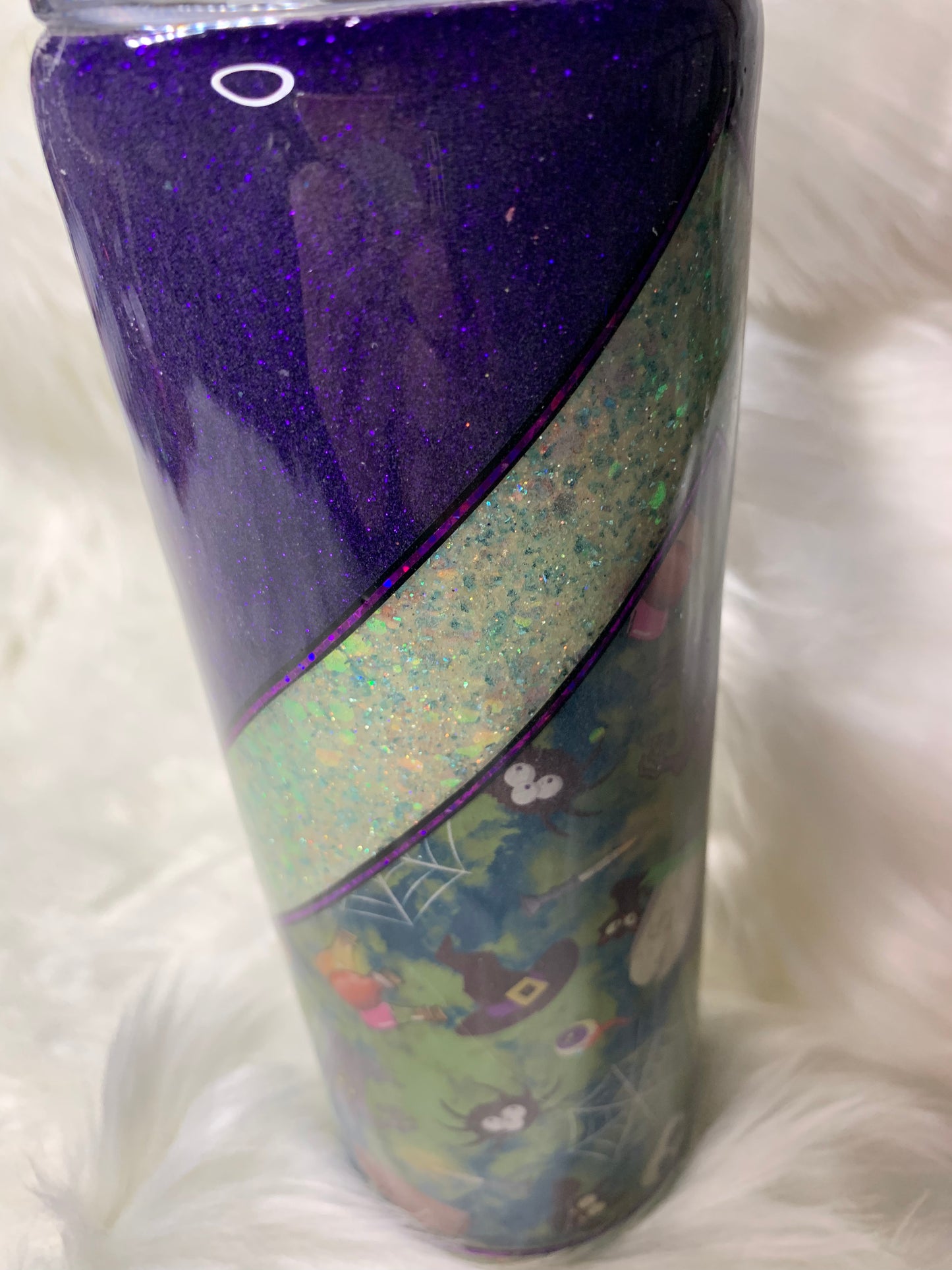 20 oz Vinyl V Split glitter cup that glows in the dark