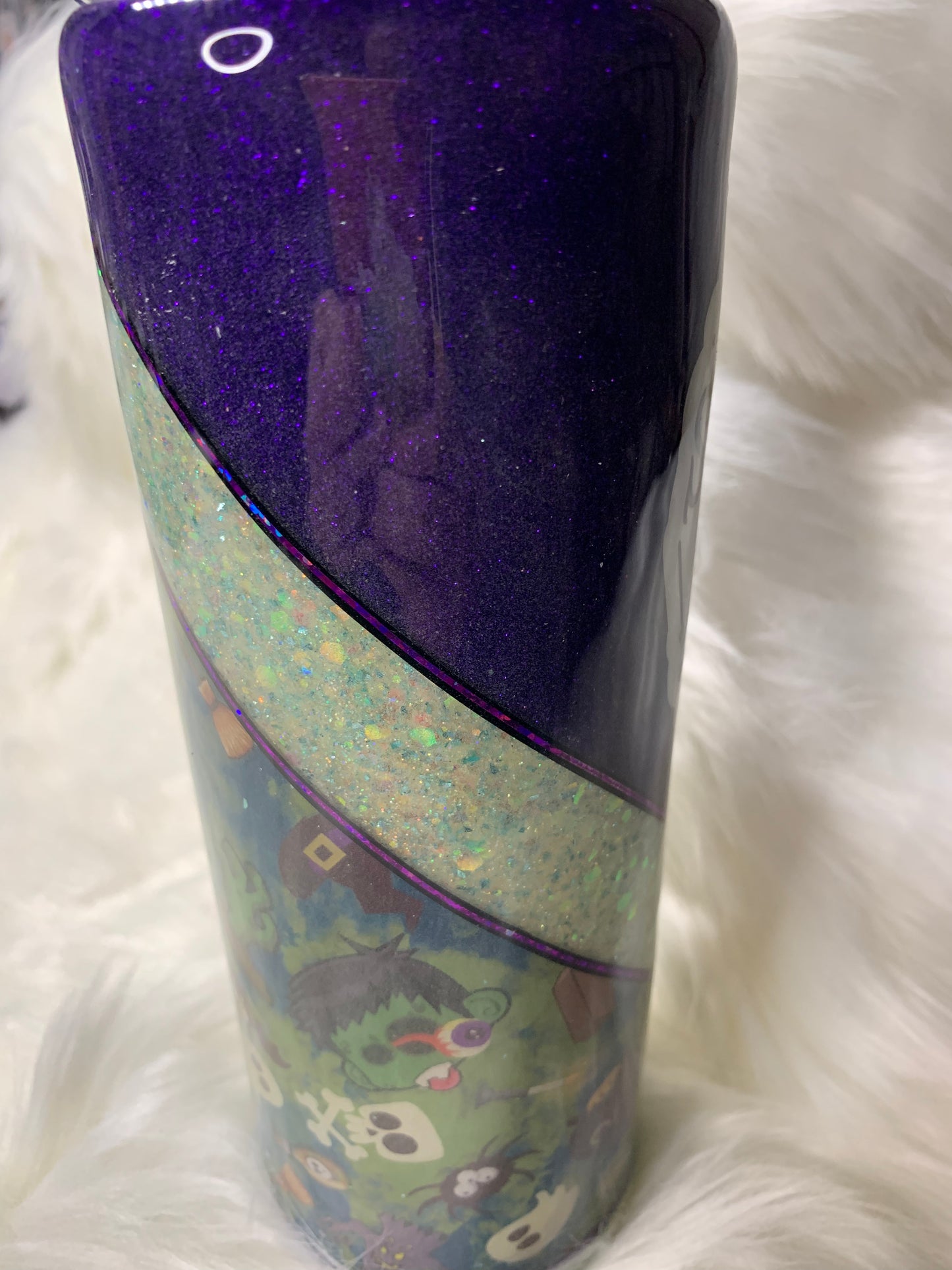 20 oz Vinyl V Split glitter cup that glows in the dark