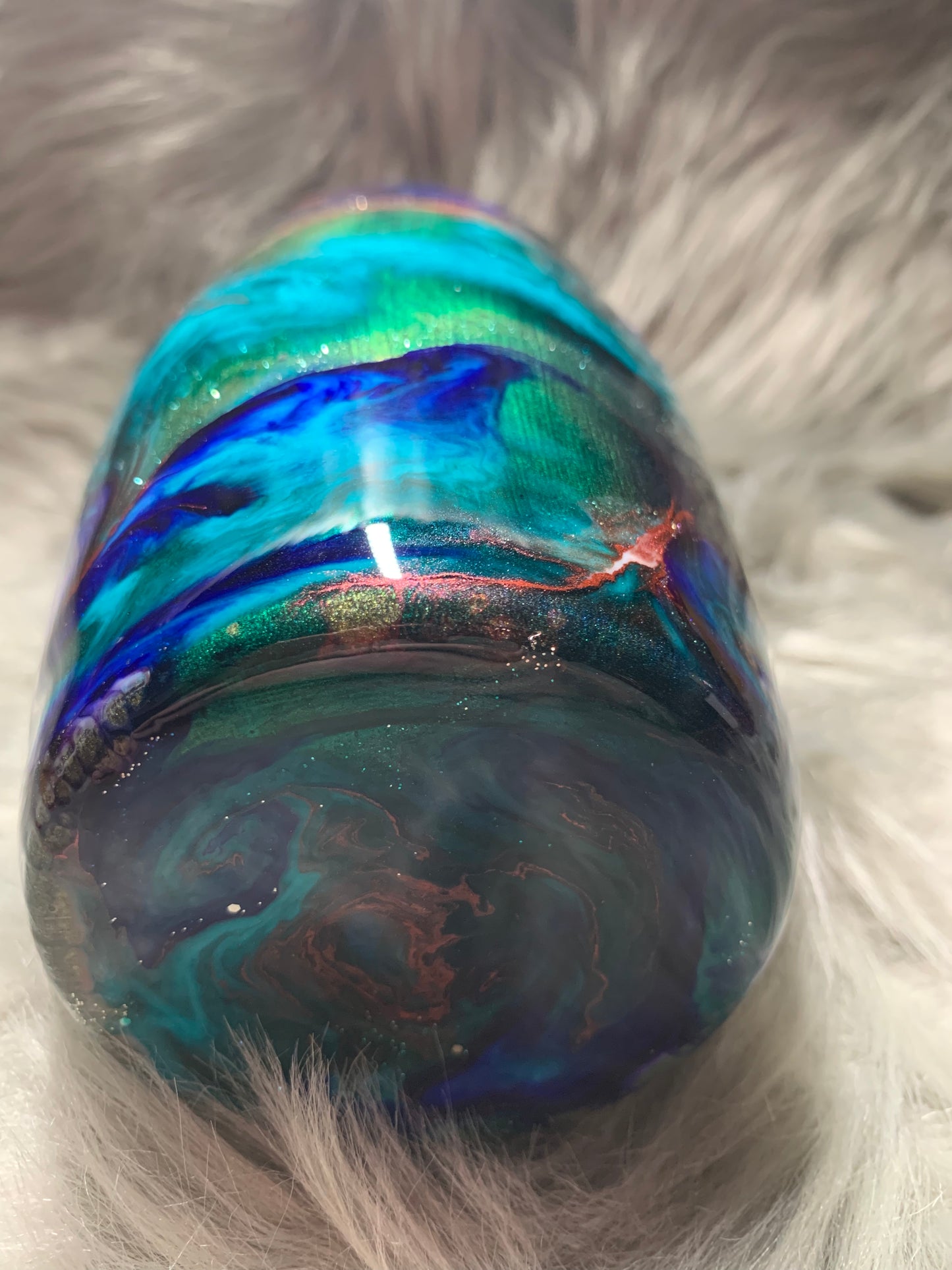 25oz Stemless Wine Tumbler with alcohol ink swirl and glow