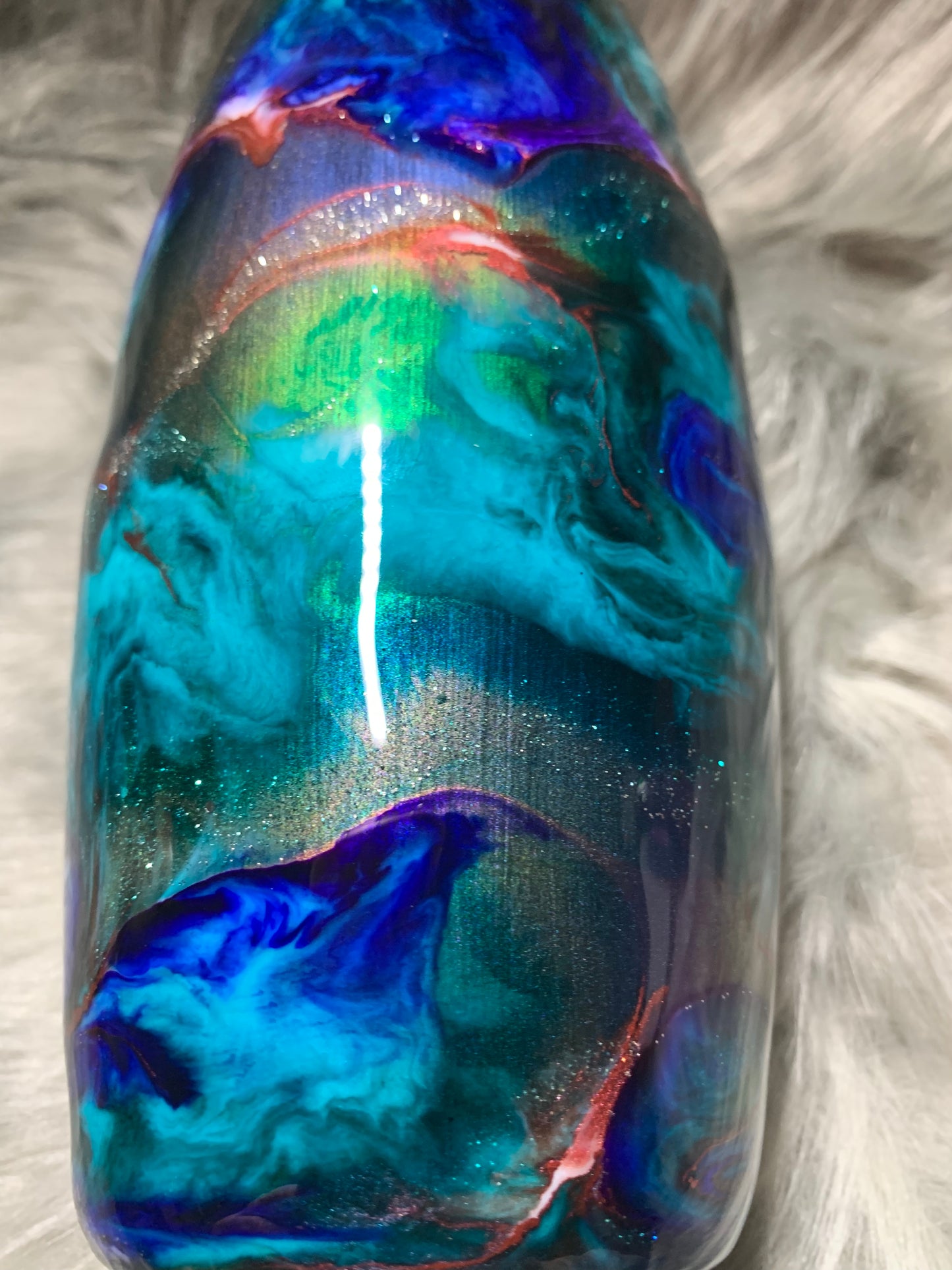 25oz Stemless Wine Tumbler with alcohol ink swirl and glow