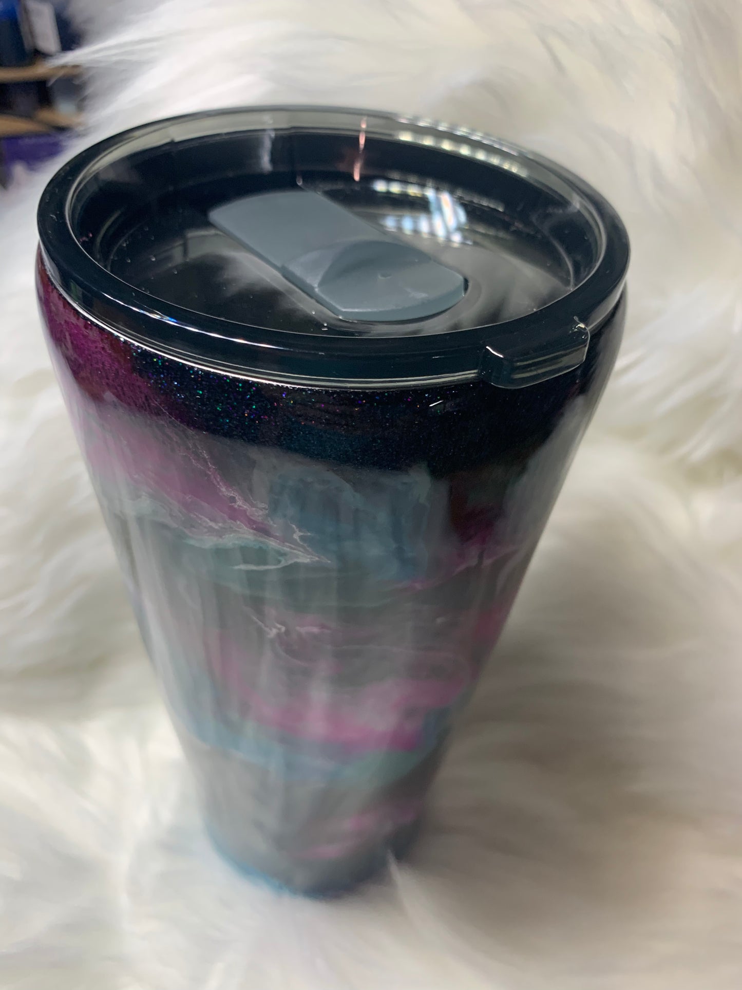 32 oz Tapered Tumbler with tinted acrylic lid